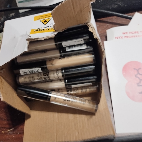 Meet your Posher, Misty - Picture 1 of 2